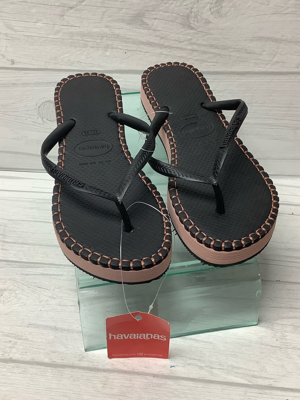 NWT Havaianas Flip Flops